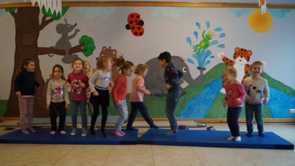  Spende von Edeka Heinrich für das Kinderhaus Aindling – Katholisches Bildidee 